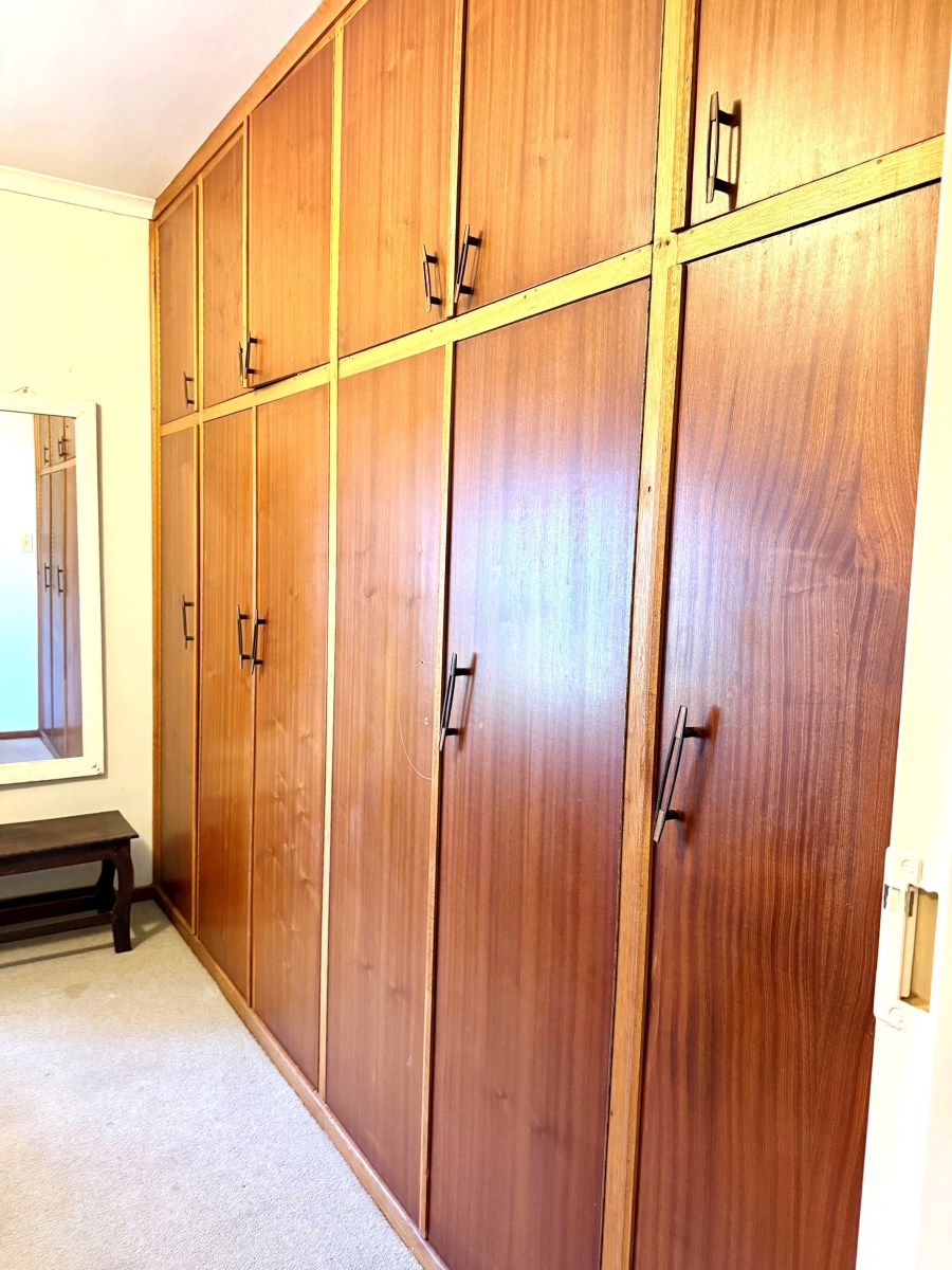 4 Bedroom Property for Sale in Bergzicht Western Cape